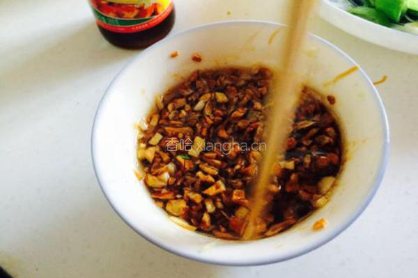 蒜蓉粉丝蒸扇贝的做法图解3