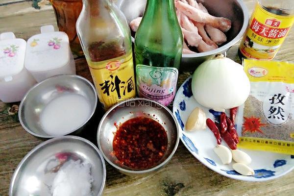 香辣凤爪的做法图解1