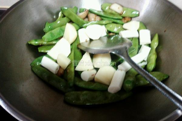 土豆山药炖豆角的做法图解3