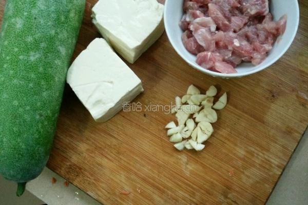 节瓜豆腐汤的做法图解1