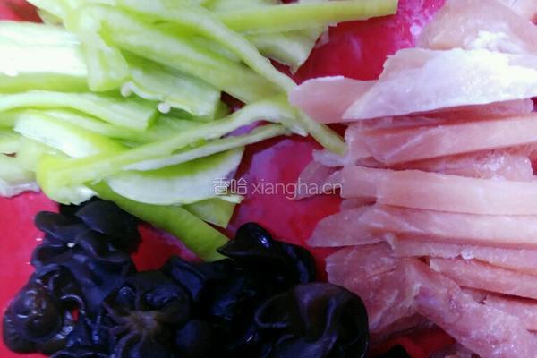 蘑菇炒肉丝的做法图解2