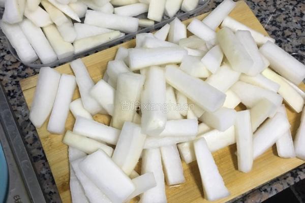 泡萝卜酸的做法图解2
