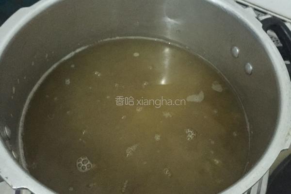 冰糖绿豆通心粉汤的做法图解3