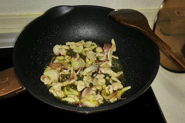 茭白炒肉丝的做法图解4