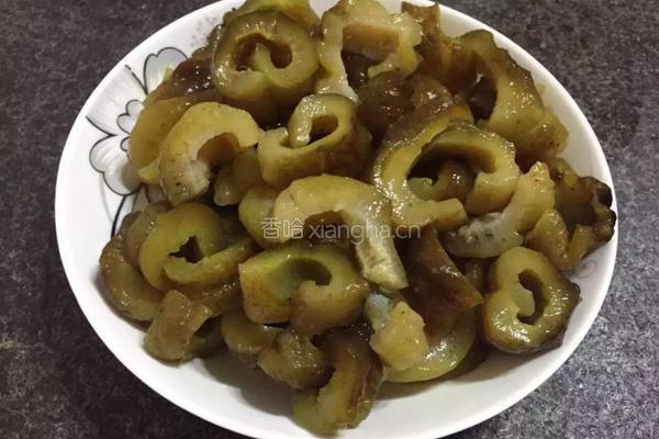 海参炒西芹瘦肉的做法图解2