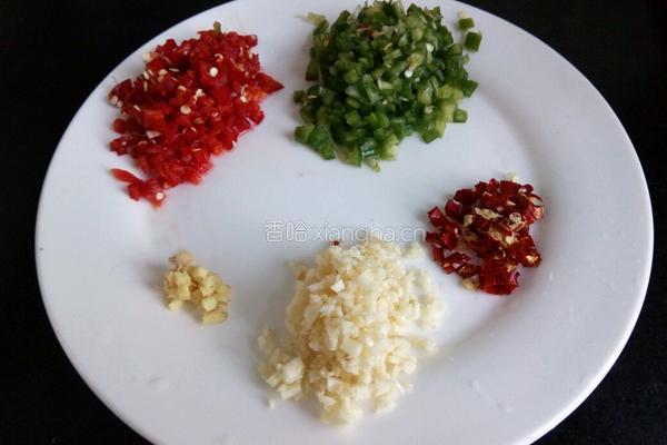 蒜蓉金针菇的做法图解1