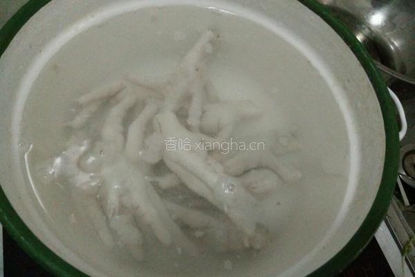 家制泡鸡脚的做法图解2