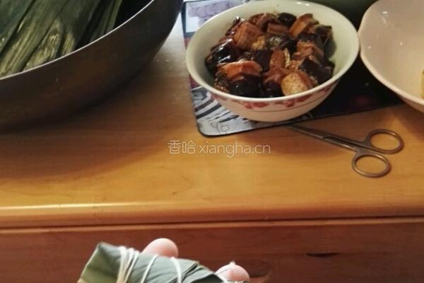 黑猪肉香糯米粽的做法图解5
