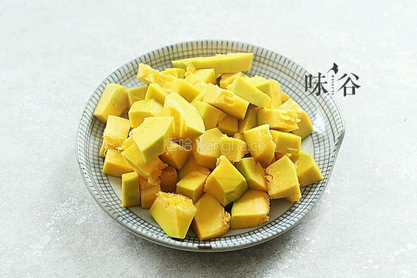 南瓜小米粥的做法图解2