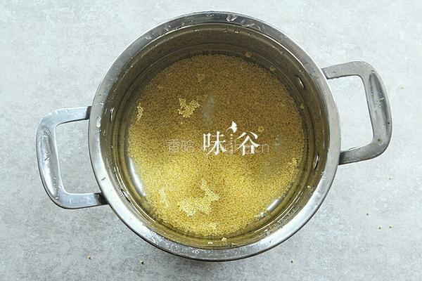 南瓜小米粥的做法图解3