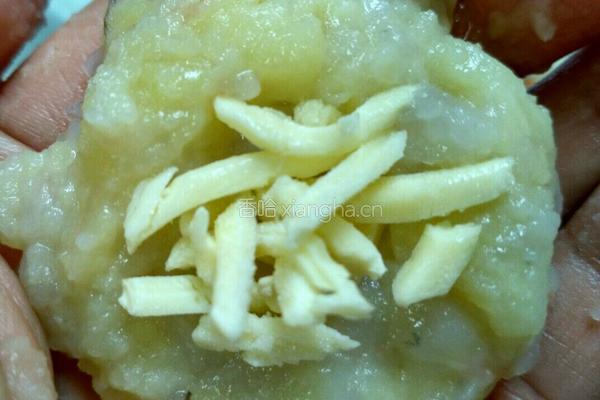 香炸芝士馅土豆虾球的做法图解8