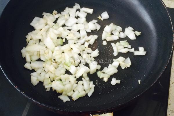 意式茄汁海鲜烩饭的做法图解2
