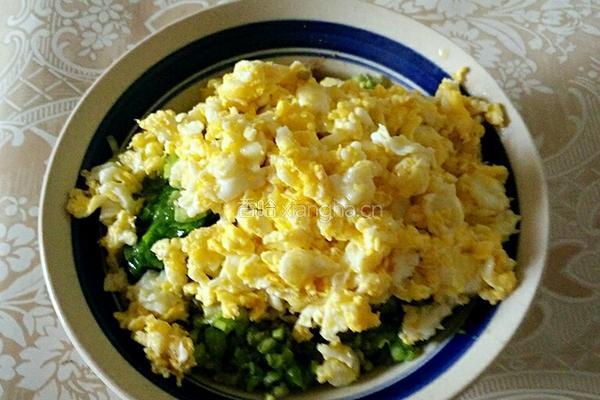 小葱 豇豆 鸡蛋 酸辣汤饺的做法图解3