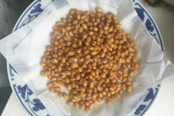香酥黄豆的做法图解3
