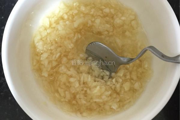 蒜蓉蒸胜瓜的做法图解2