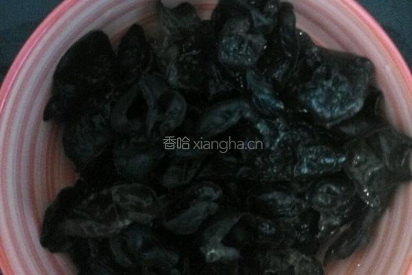 木耳炒鸡蛋的做法图解2
