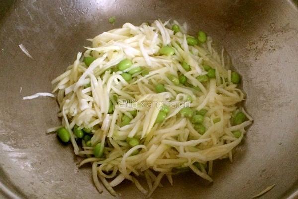 毛豆炒茭白的做法图解5
