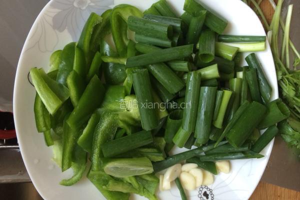 葱爆豆腐的做法图解3