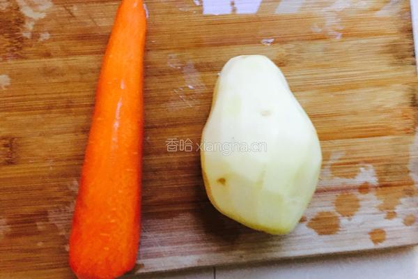 土豆胡萝卜腊肉焖饭的做法图解3