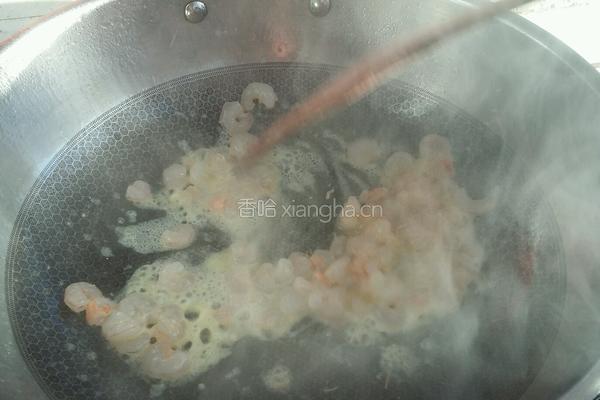 青豆炒虾仁的做法图解7