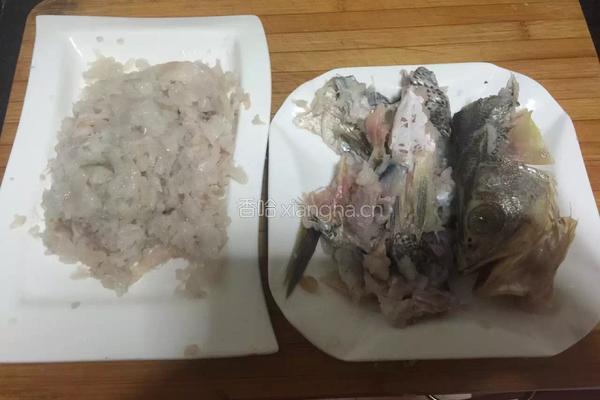 蒸鱼丸的做法图解1