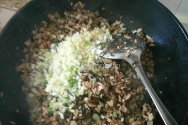 梅菜扣肉包子的做法图解10