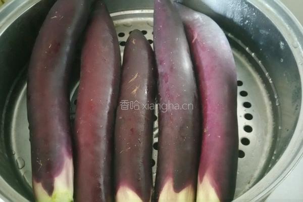 凉拌茄条的做法图解1