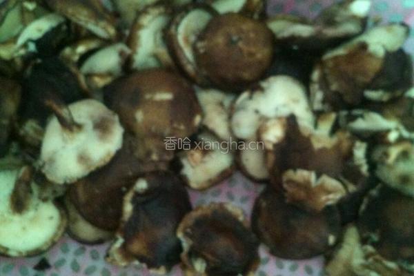 香菇肉粽子的做法图解1