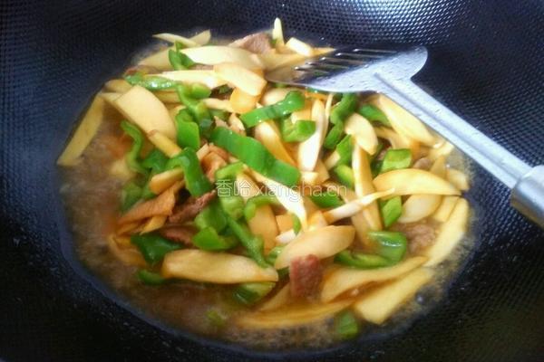 青椒肉片炒茭白的做法图解4