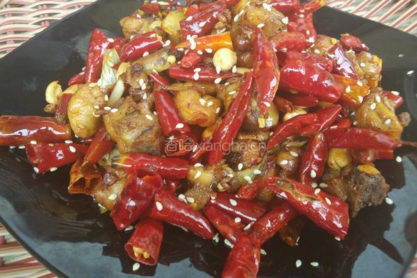 辣子鸡的做法图解1