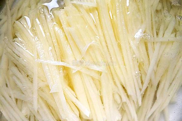 青椒土豆丝的做法图解3