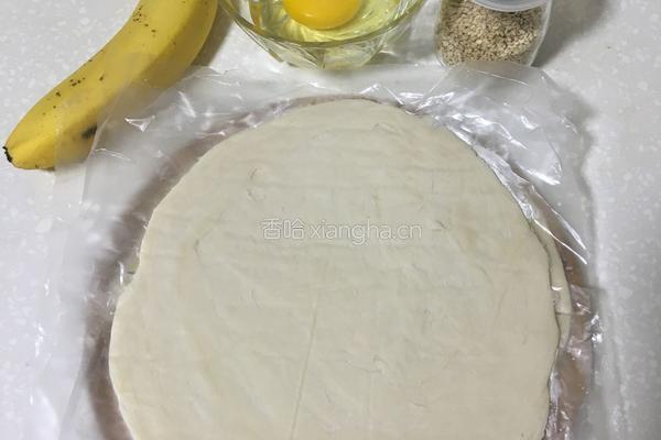 香蕉酥饼的做法图解1