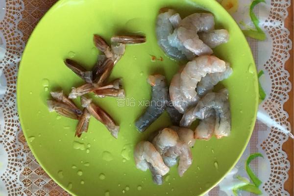 土豆泥虾球的做法图解2