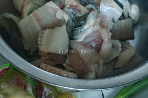 家常酸菜鱼的做法图解1