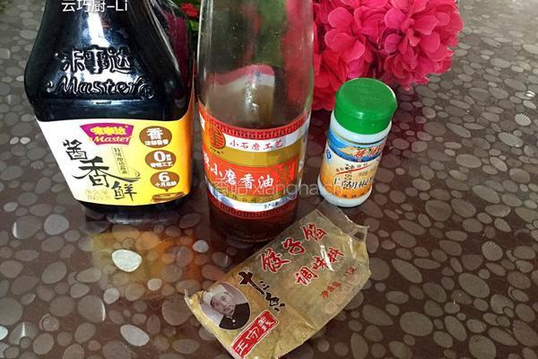 豆腐泡酿虾肉的做法图解3