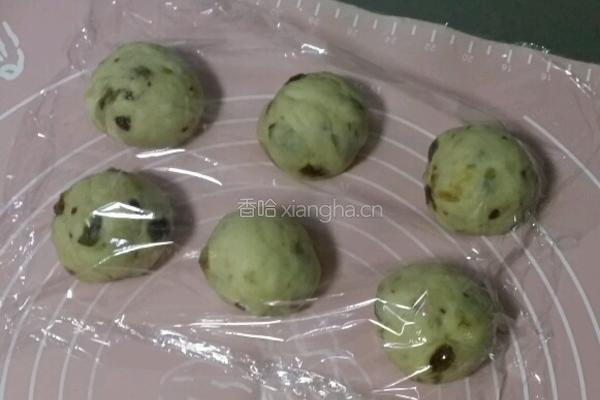可爱的葡萄干蔓越莓软欧的做法图解5