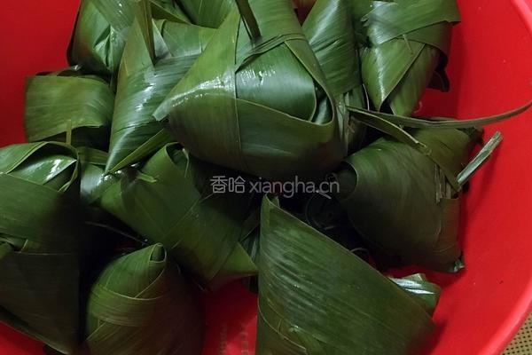 咸蛋黄肉粽的做法图解6