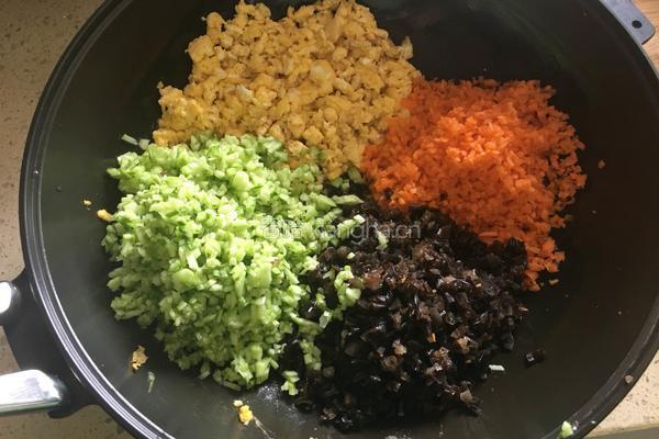 素馅蒸饺的做法图解2