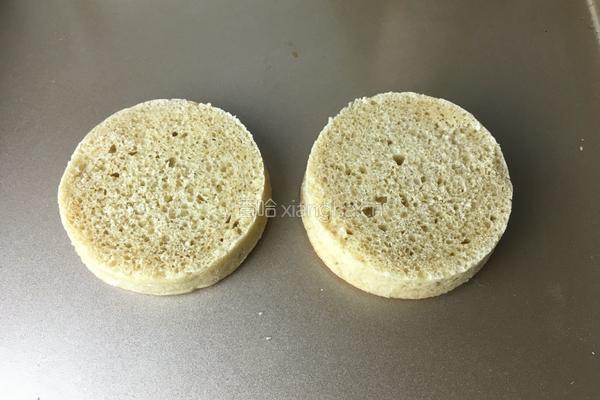 烟熏鲑鱼班尼迪克蛋的做法图解6