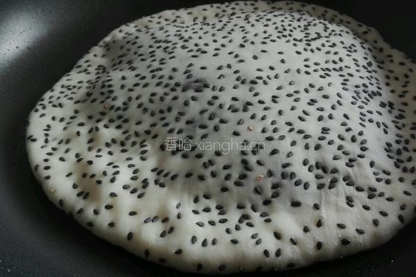 豆沙馅芝麻饼的做法图解2