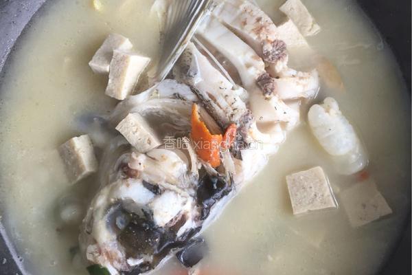 香鲜鱼头豆腐汤的做法图解7