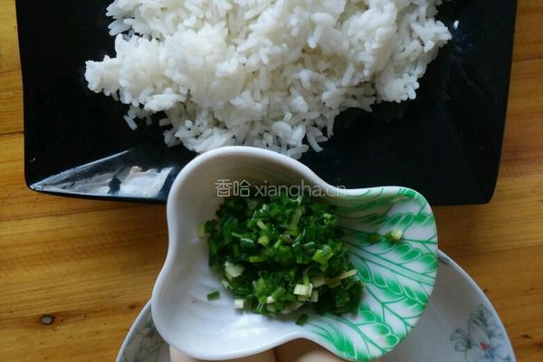 黄金蛋炒饭的做法图解1