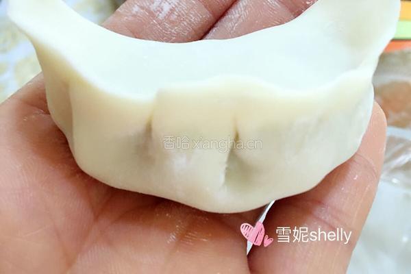手工水饺——芹菜香菇鲜肉馅的做法图解7