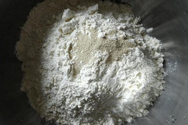 芝麻肉松饼的做法图解1