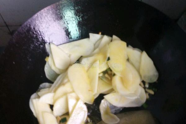红辣椒丝炒土豆片的做法图解5