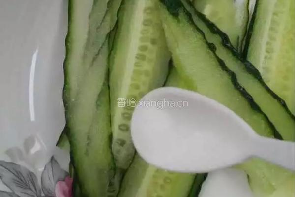 金针菇翡翠卷的做法图解4