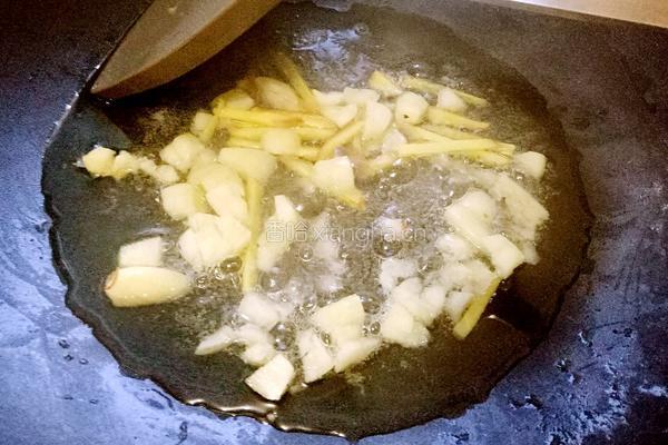 小鱼干炒青豆的做法图解4