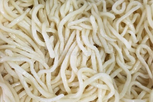 五花肉豆角焖面的做法图解3