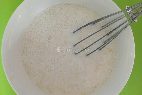 杏仁牛奶炖双蛋的做法图解2