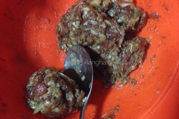菠菜丸子汤的做法图解3